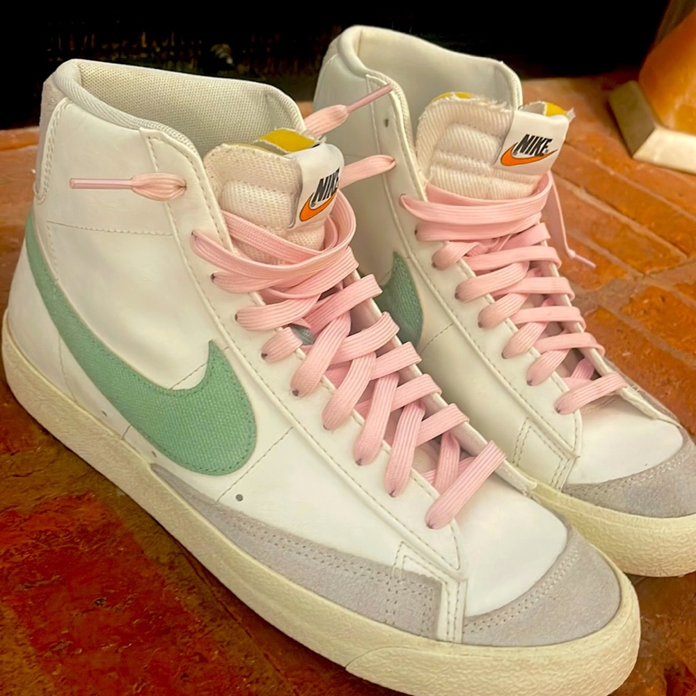 Nike Blazer Mid green and pink men’s 10.5 like new